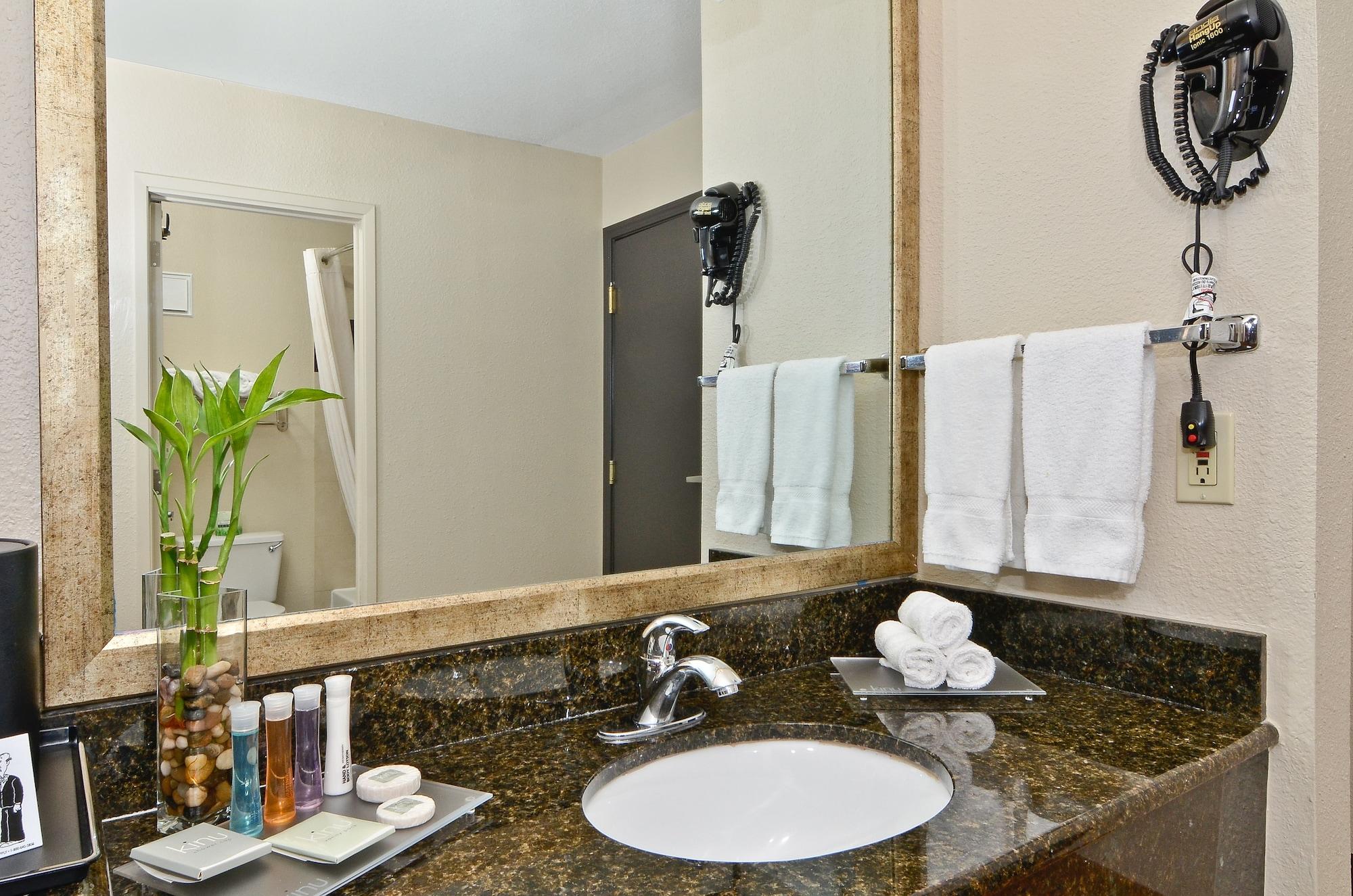 Clackamas Inn And Suites Exteriér fotografie