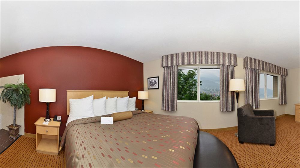 Clackamas Inn And Suites Exteriér fotografie