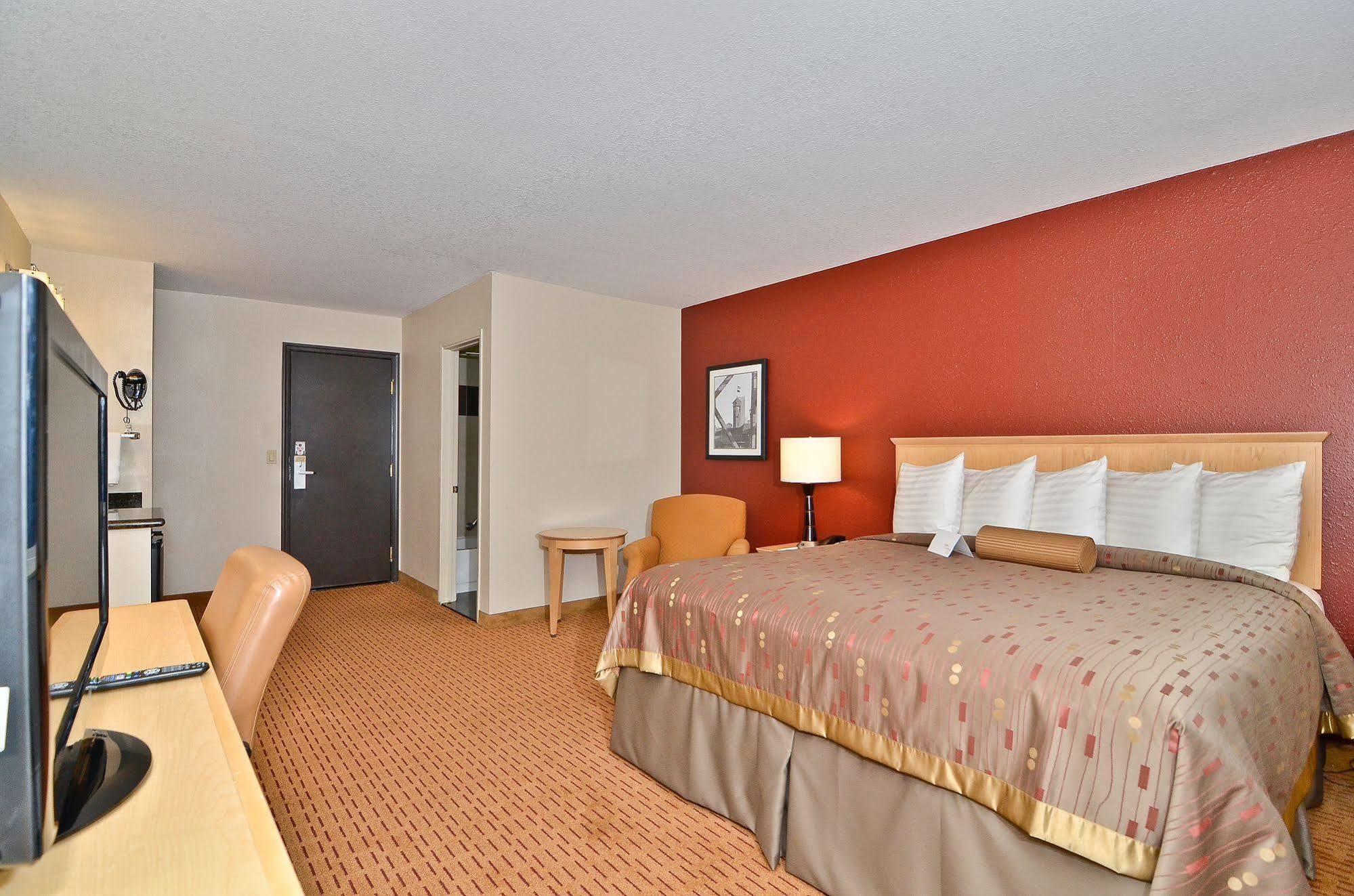 Clackamas Inn And Suites Exteriér fotografie